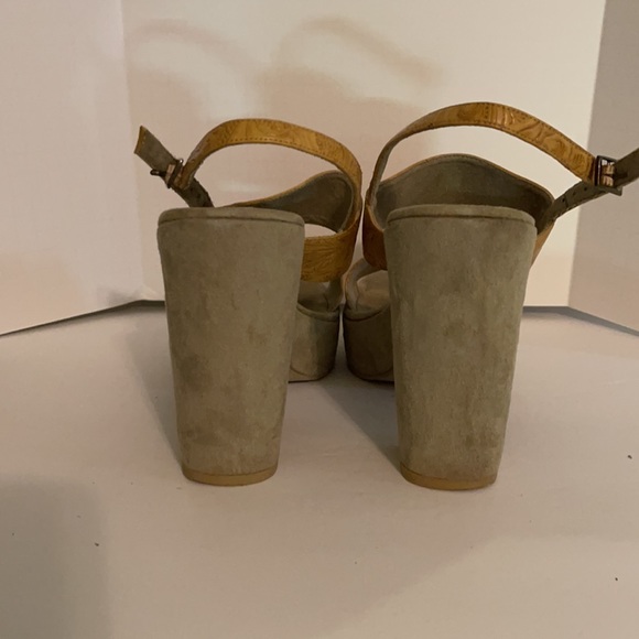 Light tan platform sandals size 10 - Picture 3 of 4